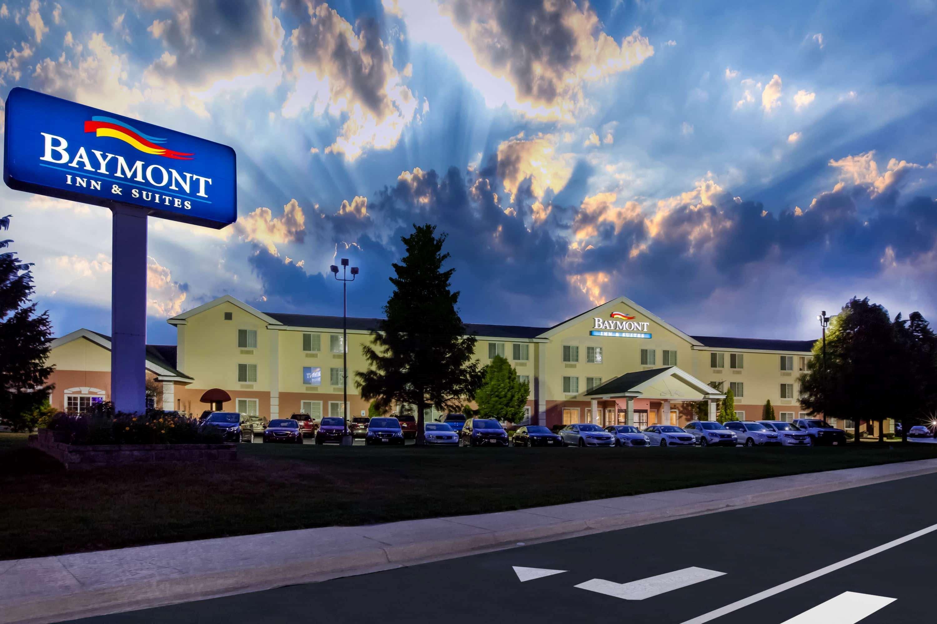 Baymont By Wyndham Mackinaw City Exterior photo